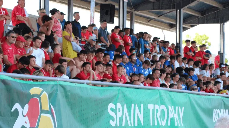 Spain Trophy; internationales Fußballturnier in Spanien; KOMM MIT International; Tribüne